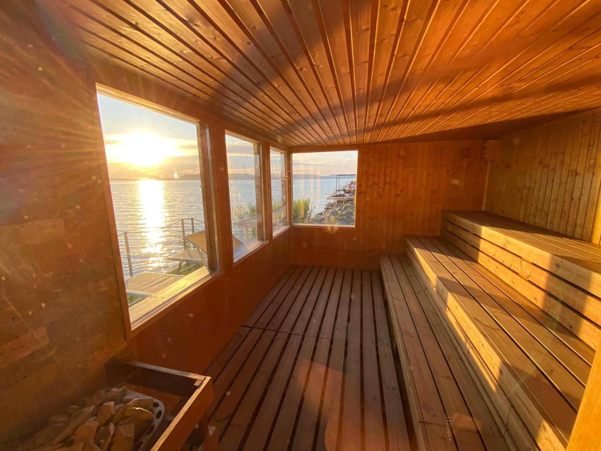 Butique Apartman Grand Balatonlelle Exteriör bild
