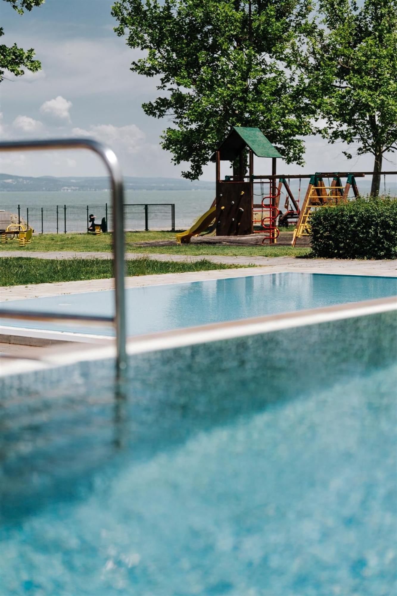 Butique Apartman Grand Balatonlelle Exteriör bild