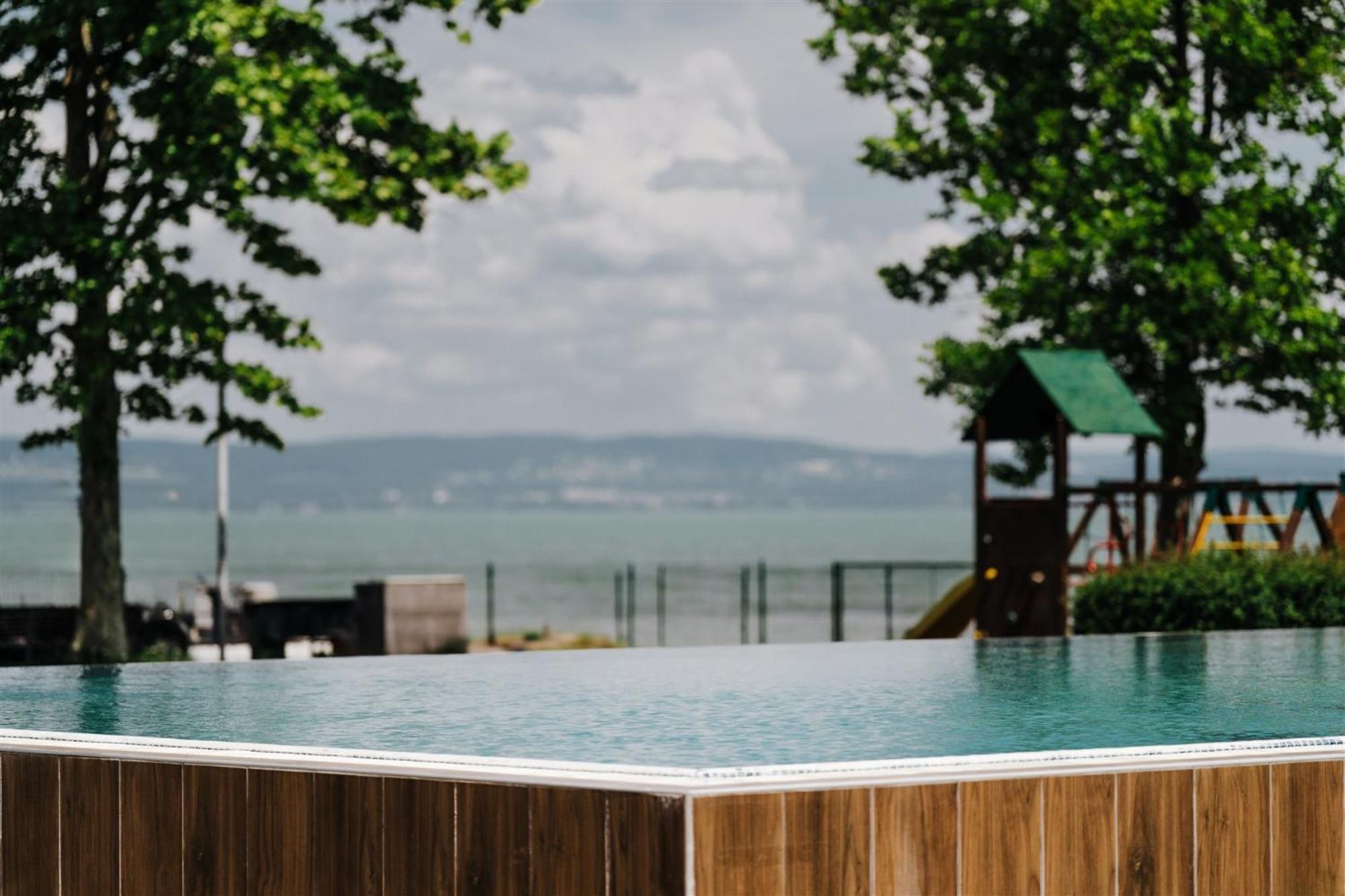 Butique Apartman Grand Balatonlelle Exteriör bild