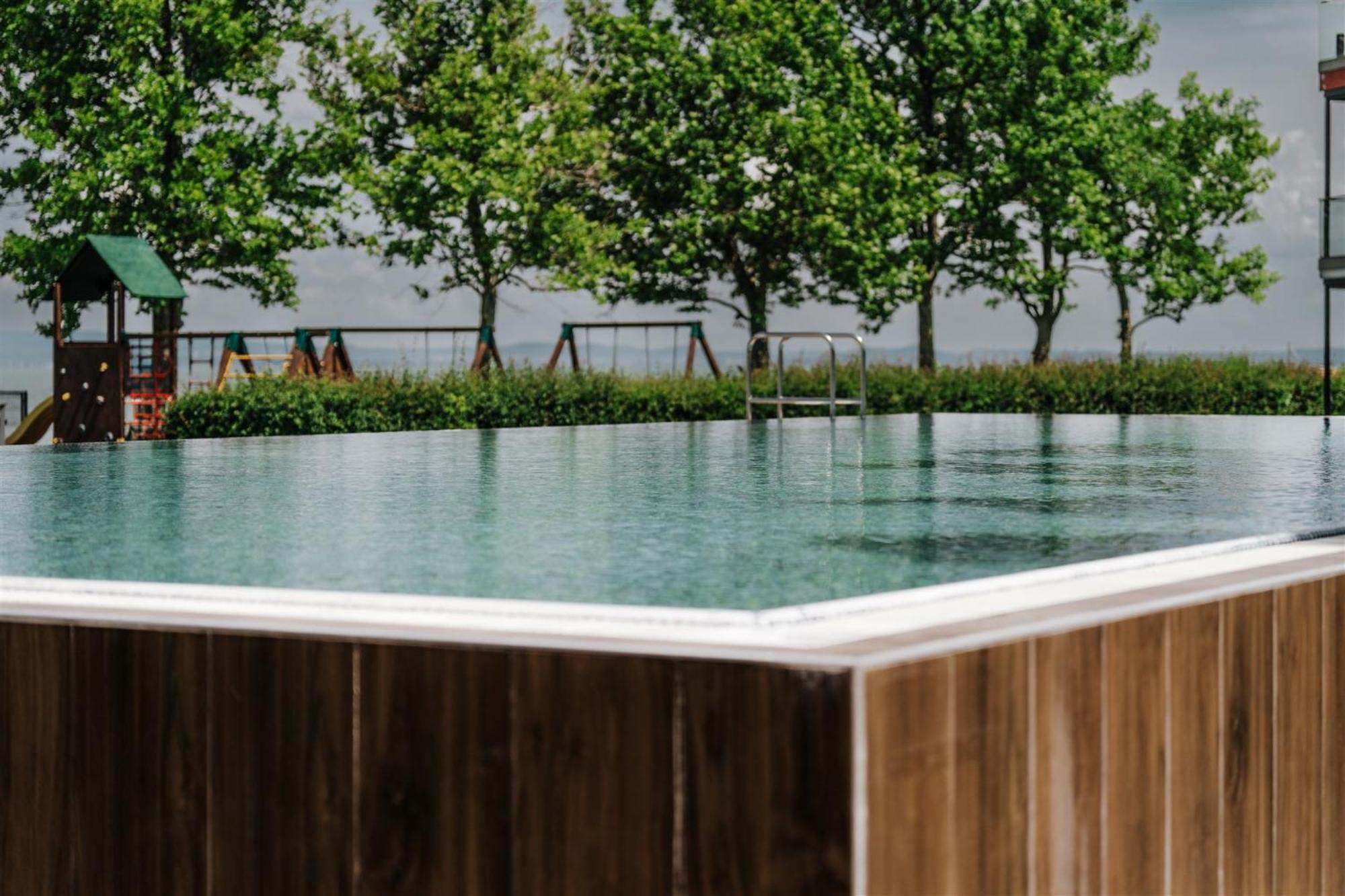 Butique Apartman Grand Balatonlelle Exteriör bild