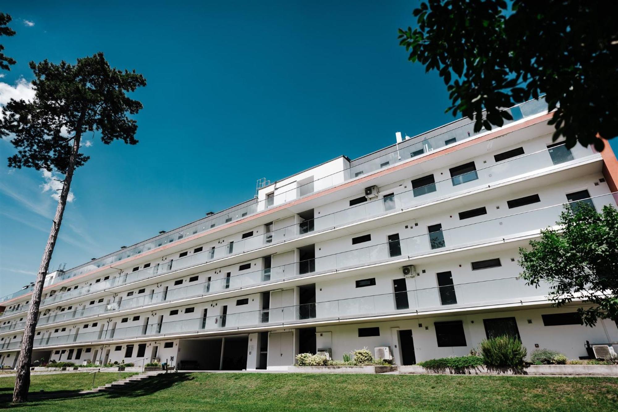 Butique Apartman Grand Balatonlelle Exteriör bild