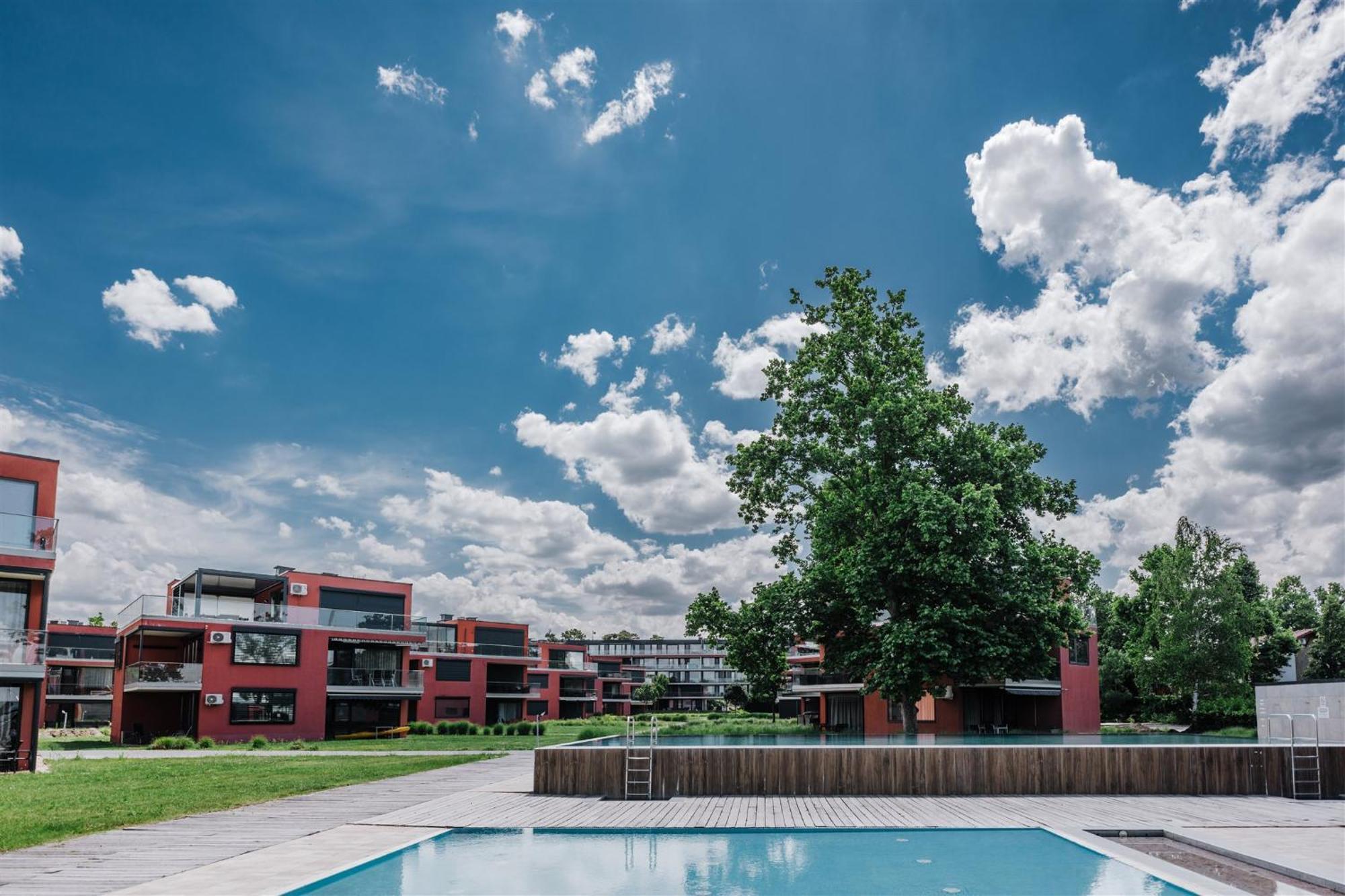 Butique Apartman Grand Balatonlelle Exteriör bild